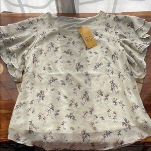 Women's Cream Floral Top